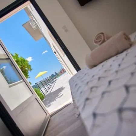 Guestready - Serene Getaway With Sea And Pool View