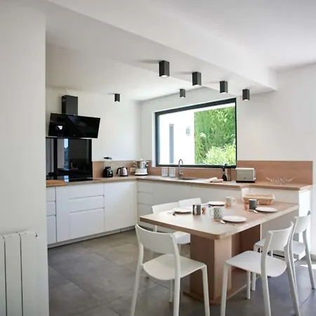Guestready - Serene Getaway With Sea And Pool View Villa *